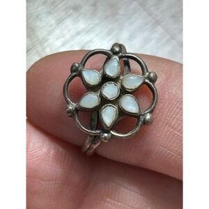Vintage Sterling Silver Mother of Pearl Flower Ring Dainty Size 3.5 Pinky Ring